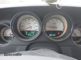 2010 Dodge Challenger R/T Classic z VIN 2B3CJ5DT8AH184131, wystawiony jako IAAI lot #41525482 z przebiegiem 97 143 mil mil oraz . Historia ofert i sprzedaży dostępna na DreamBid. Obrazek 7.