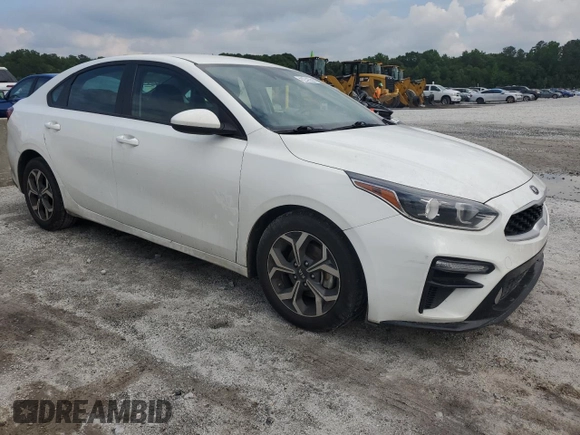 2021 Kia Forte LXS z VIN 3KPF24AD7ME312374, wystawiony jako Copart lot #59405995 z przebiegiem 111 897 mil mil oraz Czysty tytuł • Clean title. Historia ofert i sprzedaży dostępna na DreamBid. Obrazek 4.