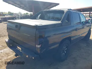 2004 Chevrolet Avalanche Z66 with VIN 3GNEC12T14G140285, listed as a IAAI auction lot 42065602 with 198,924 mi miles and . Bid and sale history available at DreamBid. Image 4.