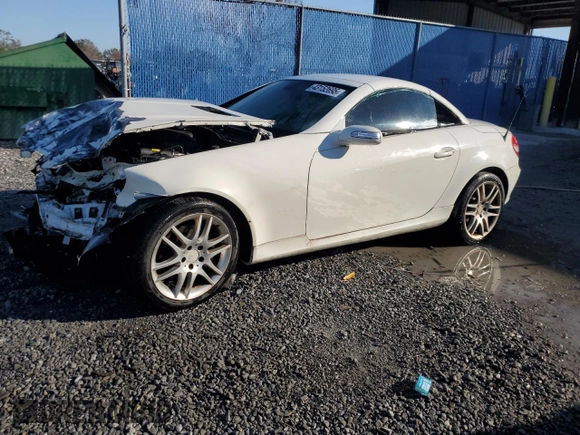 2007 Mercedes-Benz SLK-Class 3.0L with VIN WDBWK54FX7F151062, listed as a Copart auction lot 43152695 with 139,393 mi miles and Salvage Title. Bid and sale history available at carsss.com. Image 1.