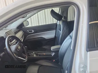 2022 Jeep Compass Latitude z VIN 3C4NJDBB2NT205936, wystawiony jako IAAI lot #42885857 z przebiegiem 39 157 mil mil oraz . Historia ofert i sprzedaży dostępna na DreamBid. Obrazek 17.