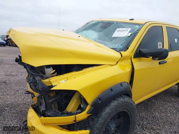 2014 Ram 2500 Tradesman with VIN 3C6UR5CLXEG298593, listed as a IAAI auction lot 41642473 with 138,000 mi miles. Bid and sale history available at carsss.com. Image 2.