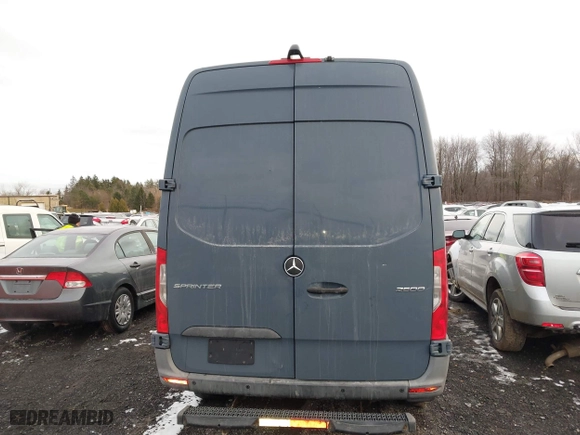 2019 Mercedes-Benz Sprinter Cargo Van with VIN WD4PF0CD9KP065019, listed as a IAAI auction lot 41070270 with 187,464 mi miles. Bid and sale history available at carsss.com. Image 17.