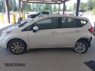 2015 Nissan Note S z VIN 3N1CE2CP8FL430215, wystawiony jako IAAI lot #42673875 z przebiegiem 68 379 mil mil oraz . Historia ofert i sprzedaży dostępna na DreamBid. Obrazek 14.