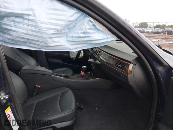 2006 BMW 3 Series 325i z VIN WBAVB17586NK38856, wystawiony jako IAAI lot #42457750 z przebiegiem 191 068 mil mil oraz . Historia ofert i sprzedaży dostępna na DreamBid. Obrazek 5.