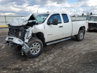 2013 GMC Sierra 2500HD SLE with VIN 1GT220C86DZ256570, listed as a Copart auction lot 45479185 with 233,422 mi miles and Salvage Title. Bid and sale history available at carsss.com. Image 1.