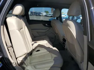 2018 Audi Q7 Premium Plus z VIN WA1LAAF77JD045185, wystawiony jako Copart lot #47992645 z przebiegiem 138 247 mil mil oraz Szkoda całkowita • Salvage title. Historia ofert i sprzedaży dostępna na DreamBid. Obrazek 10.