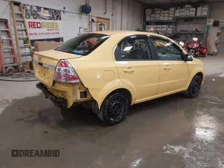 2010 Chevrolet Aveo 1LT z VIN KL1TD5DE2AB101431, wystawiony jako IAAI lot #41138812 z przebiegiem 131 346 mil mil oraz . Historia ofert i sprzedaży dostępna na DreamBid. Obrazek 4.