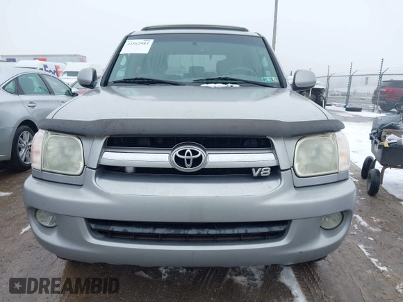 2005 Toyota Sequoia SR5 with VIN 5TDBT44A95S257043, listed as a IAAI auction lot 41562983 with 213,197 mi miles and . Bid and sale history available at DreamBid. Image 12.