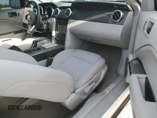 2007 Ford Mustang Deluxe z VIN 1ZVFT80N975326126, wystawiony jako Copart lot #53705085 z przebiegiem 77 431 mil mil oraz Szkoda całkowita • Salvage title. Historia ofert i sprzedaży dostępna na DreamBid. Obrazek 8.