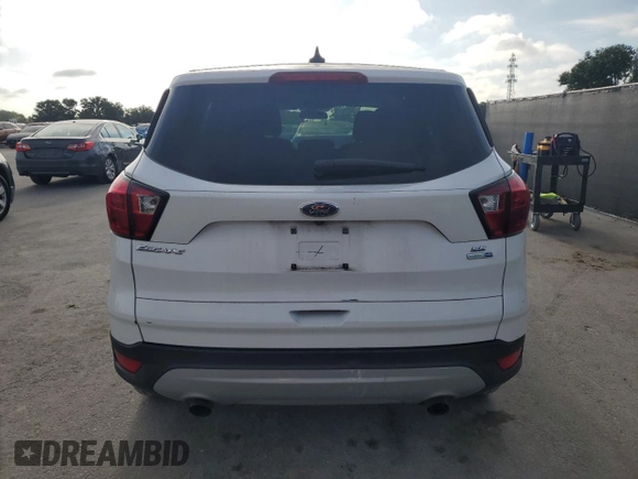 2019 Ford Escape SE z VIN 1FMCU9GD9KUA02481, wystawiony jako Copart lot #57919925 z przebiegiem 63 874 mil mil oraz Czysty tytuł • Clean title. Historia ofert i sprzedaży dostępna na DreamBid. Obrazek 6.