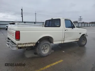 1990 Ford F-150 with VIN 1FTDF15Y6LPA89296, listed as a Copart auction lot 45693695 with 132,908 mi miles and Salvage Title. Bid and sale history available at carsss.com. Image 3.