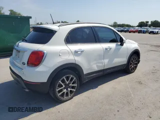 2018 FIAT 500X Trekking z VIN ZFBCFXCB5JP716129, wystawiony jako Copart lot #56524735 z przebiegiem 119 977 mil mil oraz Tytuł czysty. Historia ofert i sprzedaży dostępna na DreamBid. Obrazek 3.