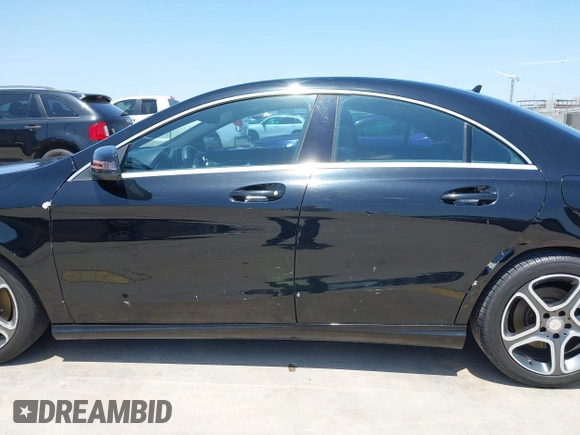 2014 Mercedes-Benz CLA 250 z VIN WDDSJ4EB3EN043058, wystawiony jako IAAI lot #42183317 z przebiegiem 147 440 mil mil oraz . Historia ofert i sprzedaży dostępna na DreamBid. Obrazek 14.