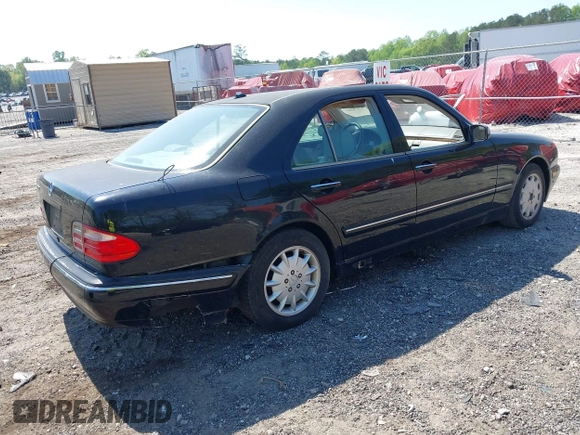 2000 Mercedes-Benz E 320 with VIN WDBJF65J2YB105399, listed as a IAAI auction lot 42076107 with 277,701 mi miles and . Bid and sale history available at DreamBid. Image 4.