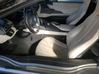 2015 BMW i8 z VIN WBY2Z2C58FV391376, wystawiony jako Copart lot #47265335 z przebiegiem 92 959 mil mil oraz Szkoda całkowita • Salvage title. Historia ofert i sprzedaży dostępna na DreamBid. Obrazek 7.