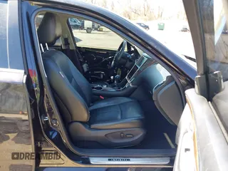 2015 Infiniti Q50 Premium z VIN JN1BV7AR2FM416586, wystawiony jako IAAI lot #41728760 z przebiegiem 138 446 mil mil oraz . Historia ofert i sprzedaży dostępna na DreamBid. Obrazek 5.