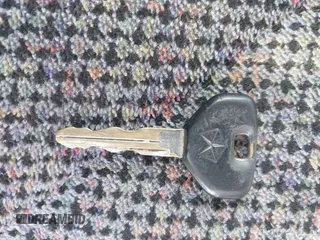 1998 Dodge 1500 z VIN 3B7HC13Z3WG233093, wystawiony jako IAAI lot #41526254 z przebiegiem 260 000 mil mil oraz . Historia ofert i sprzedaży dostępna na DreamBid. Obrazek 11.
