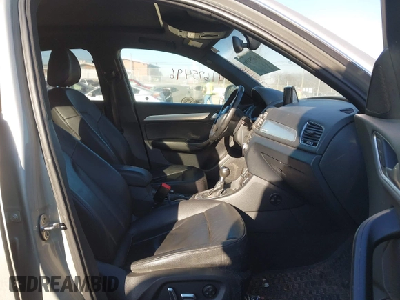 2017 Audi Q3 Premium Plus z VIN WA1JCCFS5HR011907, wystawiony jako IAAI lot #41675496 z przebiegiem 102 591 mil mil oraz . Historia ofert i sprzedaży dostępna na DreamBid. Obrazek 5.