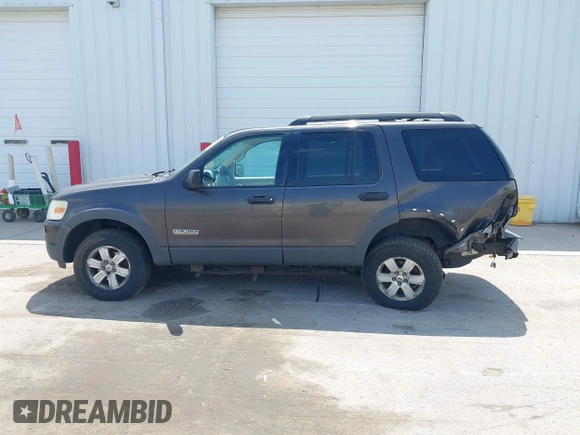 2006 Ford Explorer XLT z VIN 1FMEU73E86UA50085, wystawiony jako IAAI lot #42193785 z przebiegiem 211 343 mil mil oraz . Historia ofert i sprzedaży dostępna na DreamBid. Obrazek 14.