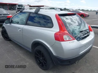 2010 Volvo C30 с VIN YV1672MK7A2174919, выставлен на аукционе IAAI как лот 42254387 с пробегом Не указан миль и . История ставок и продаж доступна на DreamBid. Изображение 3.