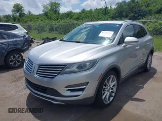 2015 Lincoln MKC z VIN 5LMCJ1A93FUJ25890, wystawiony jako IAAI lot #42125994 z przebiegiem 102 233 mil mil oraz . Historia ofert i sprzedaży dostępna na DreamBid. Obrazek 2.