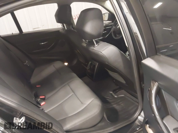 2018 BMW 3 Series 320i xDrive with VIN WBA8E5G5XJNU46855, listed as a IAAI auction lot 41526290 with 68,720 mi miles. Bid and sale history available at carsss.com. Image 8.