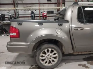 2007 Ford Explorer Sport Trac Limited z VIN 1FMEU53887UA02747, wystawiony jako IAAI lot #41891677 z przebiegiem 205 308 mil mil oraz . Historia ofert i sprzedaży dostępna na DreamBid. Obrazek 6.