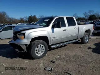 2011 GMC Sierra 2500HD SLT z VIN 1GT121E89BF191758, wystawiony jako Copart lot #87836355 z przebiegiem 128 153 mil mil oraz Szkoda całkowita • Salvage title. Historia ofert i sprzedaży dostępna na DreamBid. Obrazek 1.