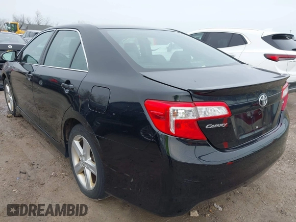 2013 Toyota Camry L with VIN 4T1BF1FK4DU249482, listed as a IAAI auction lot 42010901 with 196,121 mi miles. Bid and sale history available at carsss.com. Image 3.