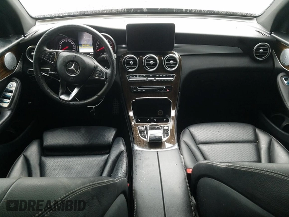 2019 Mercedes-Benz GLC with VIN WDC0G4KB2KV142335, listed as a Copart auction lot 70505462 with 30,240 mi miles. Bid and sale history available at carsss.com. Image 8.