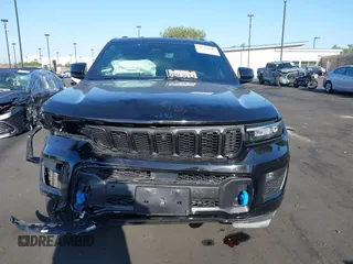 2024 Jeep Grand Cherokee with VIN 1C4RJYB6XR8612970, listed as a IAAI auction lot 42324488 with 5,701 mi miles and . Bid and sale history available at DreamBid. Image 12.
