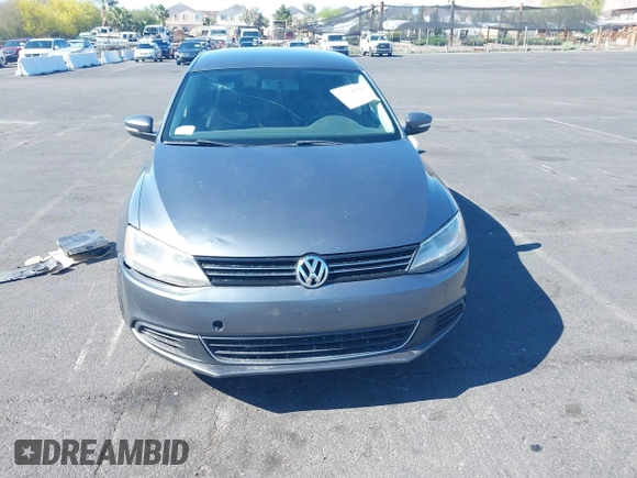 2013 Volkswagen Jetta SE z VIN 3VWDP7AJ0DM253879, wystawiony jako IAAI lot #42224779 z przebiegiem 215 268 mil mil oraz . Historia ofert i sprzedaży dostępna na DreamBid. Obrazek 6.
