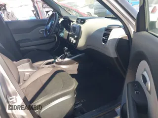 2018 Kia Soul with VIN KNDJN2A24J7575650, listed as a IAAI auction lot 41668389 with 88,759 mi miles. Bid and sale history available at carsss.com. Image 5.