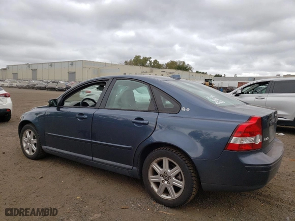 2006 Volvo S40 2.4L with VIN YV1MS390162217418, listed as a Copart auction lot 72558714 with 121,370 mi miles and Salvage Title. Bid and sale history available at carsss.com. Image 2.