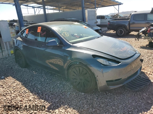 2022 Tesla Model Y Long Range z VIN 7SAYGDEE3NF543705, wystawiony jako Copart lot #50244955 z przebiegiem 59 063 mil mil oraz Szkody całkowita. Historia ofert i sprzedaży dostępna na DreamBid. Obrazek 4.
