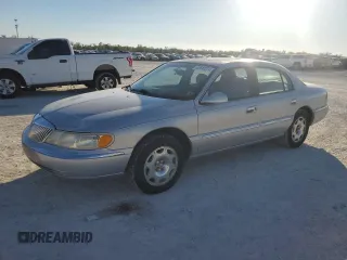 2001 Lincoln Continental with VIN 1LNHM97V01Y667338, listed as a Copart auction lot 82692274 with 126,875 mi miles and Clean Title. Bid and sale history available at carsss.com. Image 1.