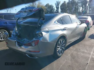 2019 Lexus ES 350 with VIN JTHBZ1B17K2004045, listed as a IAAI auction lot 41782256 with 58,039 mi miles and . Bid and sale history available at DreamBid. Image 4.