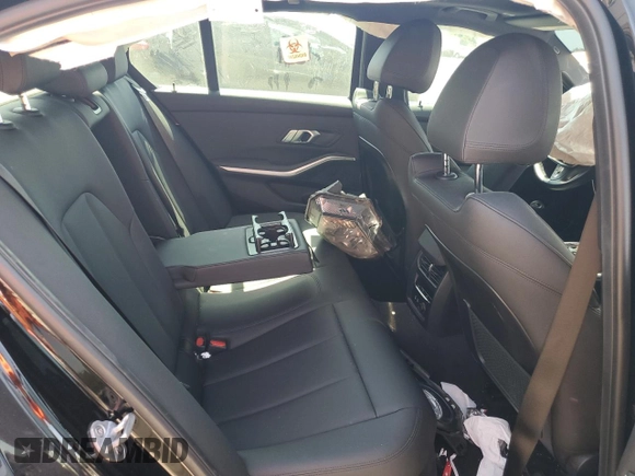 2020 BMW 3 Series 330i z VIN 3MW5R1J02L8B18977, wystawiony jako Copart lot #57972275 z przebiegiem Nie podano mil oraz Nie do naprawy • Non repairable. Historia ofert i sprzedaży dostępna na DreamBid. Obrazek 10.