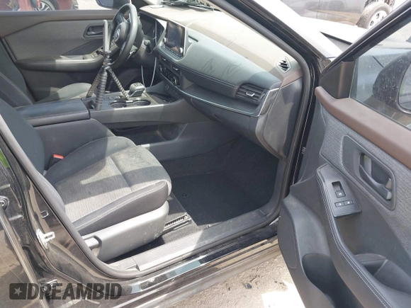 2021 Nissan Rogue S z VIN 5N1AT3AA6MC687652, wystawiony jako IAAI lot #42061135 z przebiegiem 115 410 mil mil oraz . Historia ofert i sprzedaży dostępna na DreamBid. Obrazek 5.