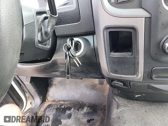 2013 Ram 1500 Tradesman z VIN 1C6RR6FP9DS560721, wystawiony jako IAAI lot #42598892 z przebiegiem 224 498 mil mil oraz . Historia ofert i sprzedaży dostępna na DreamBid. Obrazek 11.