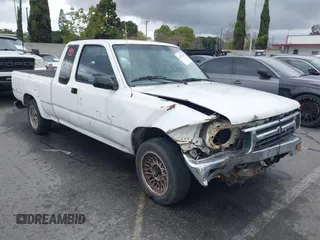 1992 Toyota Pickup DLX z VIN JT4RN93P9N5064411, wystawiony jako IAAI lot #41787535 z przebiegiem 170 294 mil mil oraz . Historia ofert i sprzedaży dostępna na DreamBid. Obrazek 1.
