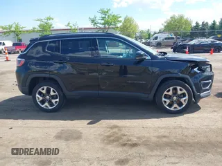2019 Jeep Compass Limited z VIN 3C4NJDCB6KT673338, wystawiony jako IAAI lot #42264426 z przebiegiem 92 851 mil mil oraz . Historia ofert i sprzedaży dostępna na DreamBid. Obrazek 13.