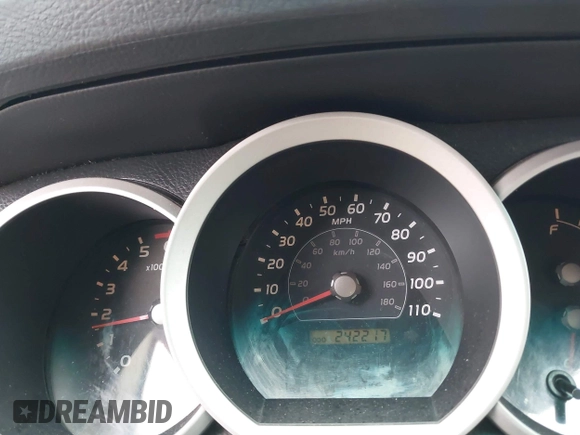 2006 Toyota 4Runner SR5 z VIN JTEZU14R968042179, wystawiony jako IAAI lot #42219773 z przebiegiem 242 217 mil mil oraz . Historia ofert i sprzedaży dostępna na DreamBid. Obrazek 16.
