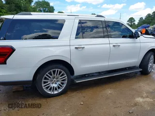 2024 Ford Expedition Max Limited z VIN 1FMJK2A8XREA83026, wystawiony jako IAAI lot #42222592 z przebiegiem 13 647 mil mil oraz . Historia ofert i sprzedaży dostępna na DreamBid. Obrazek 13.