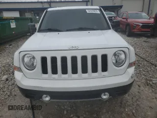 2016 Jeep Patriot Latitude z VIN 1C4NJRFB6GD695443, wystawiony jako Copart lot #52429825 z przebiegiem 125 999 mil mil oraz Czysty tytuł • Clean title. Historia ofert i sprzedaży dostępna na DreamBid. Obrazek 5.
