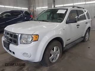 2008 Ford Escape XLT z VIN 1FMCU93108KB04610, wystawiony jako IAAI lot #42453521 z przebiegiem 186 306 mil mil oraz . Historia ofert i sprzedaży dostępna na DreamBid. Obrazek 17.