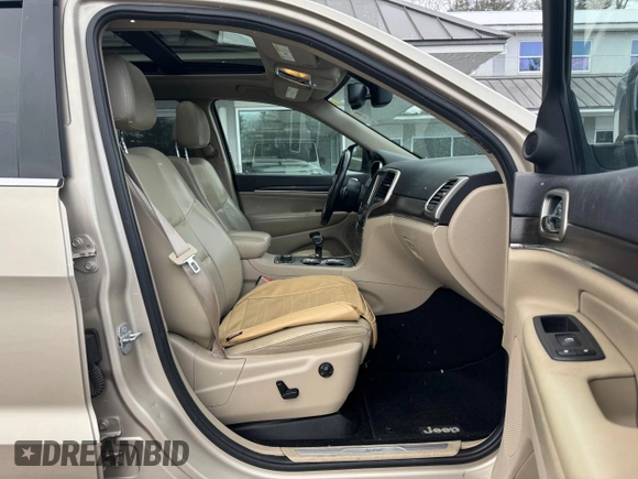 2014 Jeep Grand Cherokee Limited with VIN 1C4RJFBM2EC315721, listed as a Copart auction lot 44842505 with 180,972 mi miles and Clean title. Bid and sale history available at DreamBid. Image 5.
