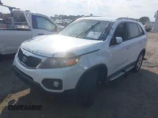 2013 Kia Sorento EX with VIN 5XYKU3A68DG333340, listed as a IAAI auction lot 41680880 with 207,570 mi miles. Bid and sale history available at carsss.com. Image 18.