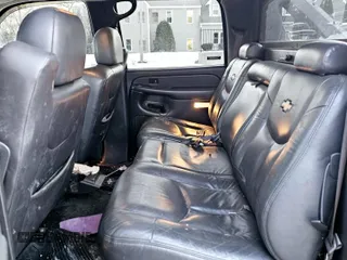 2002 Chevrolet Avalanche with VIN 3GNEK13T626206061, listed as a Copart auction lot 56700975 with 157,907 mi miles and Clean Title. Bid and sale history available at DreamBid. Image 6.